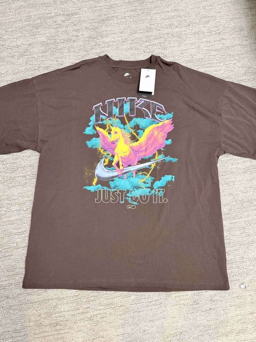 Nike The Nike Tee Pegasus Graphic Oversized Fit T-Shirt